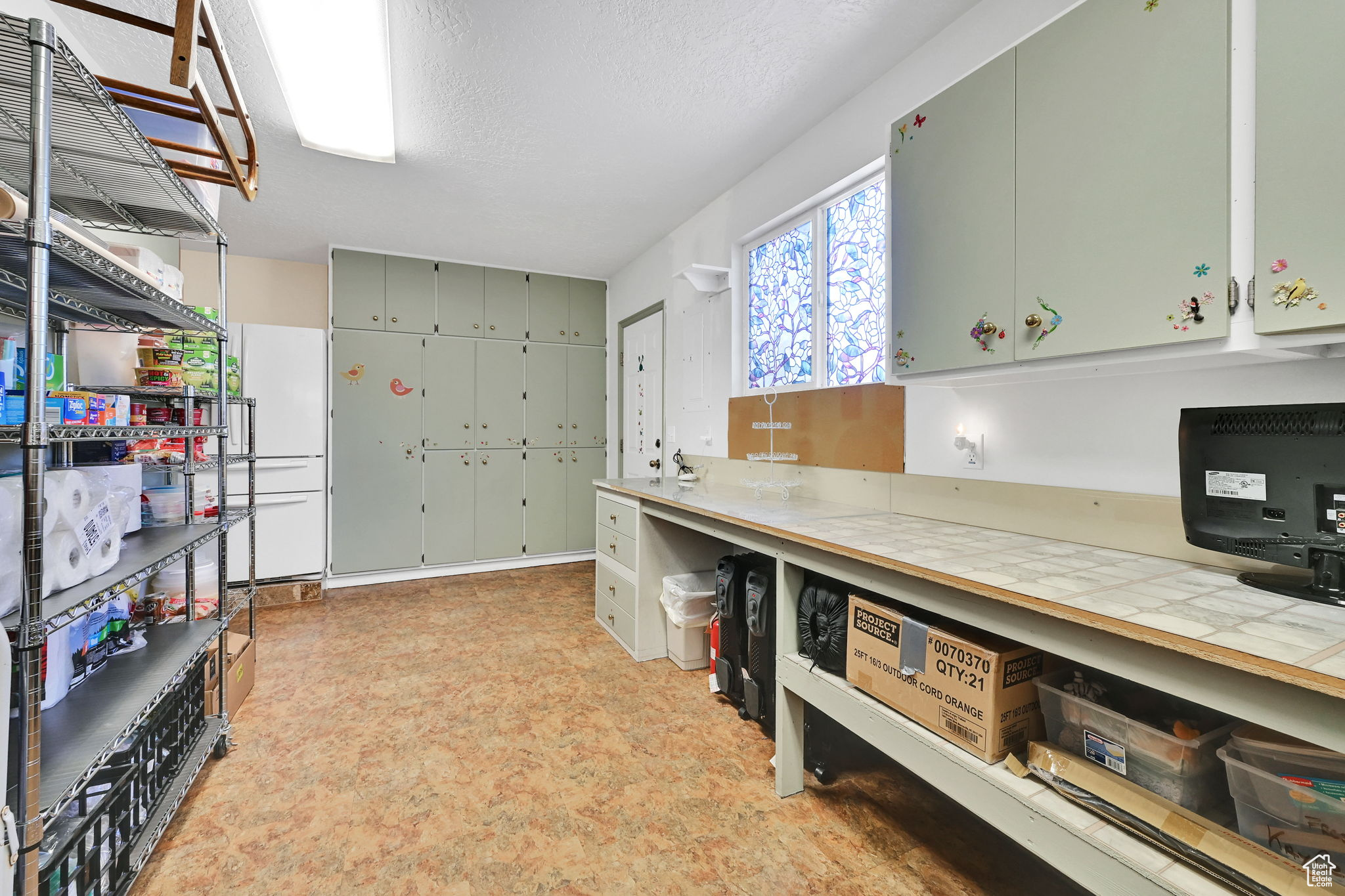 Farr West, Utah, 84404, United States, 4 Bedrooms Bedrooms, ,3 BathroomsBathrooms,Residential,For Sale,1865277
