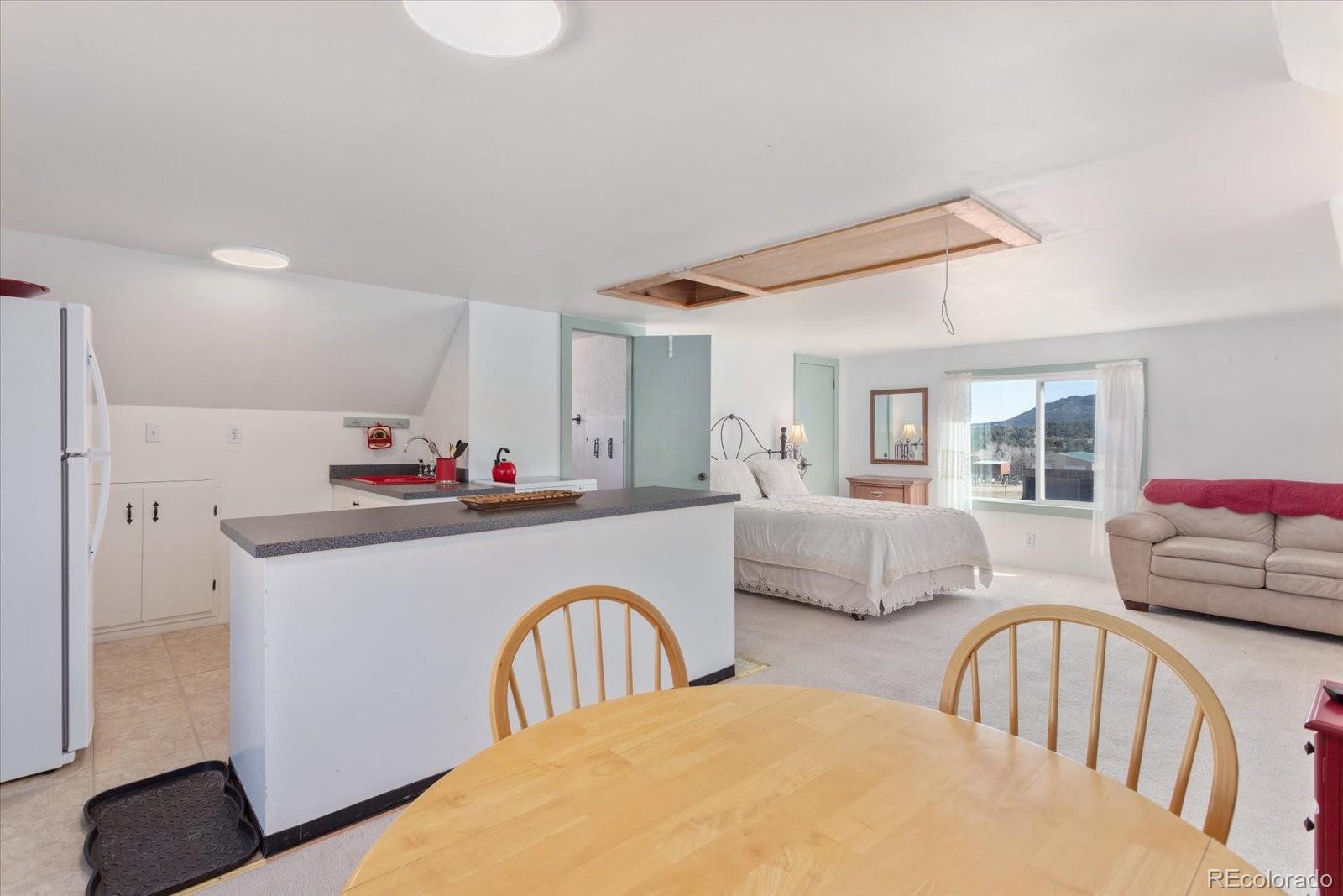 Howard, Colorado, 81233, United States, 4 Bedrooms Bedrooms, ,1 BathroomBathrooms,Residential,For Sale,1979398