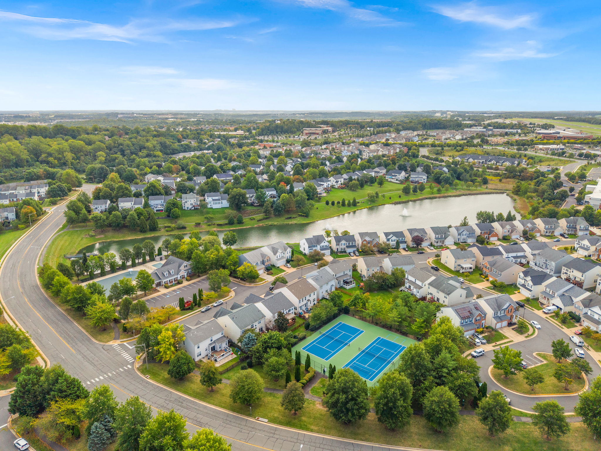  348 Ebaugh Drive SE, Leesburg, VA, 20175 - 物件實景