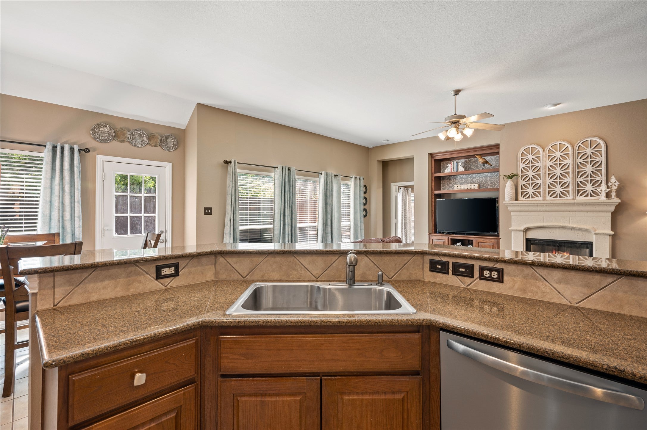 Keller, Texas, 76248, United States, 4 Bedrooms Bedrooms, ,3 BathroomsBathrooms,Residential,For Sale,1984321