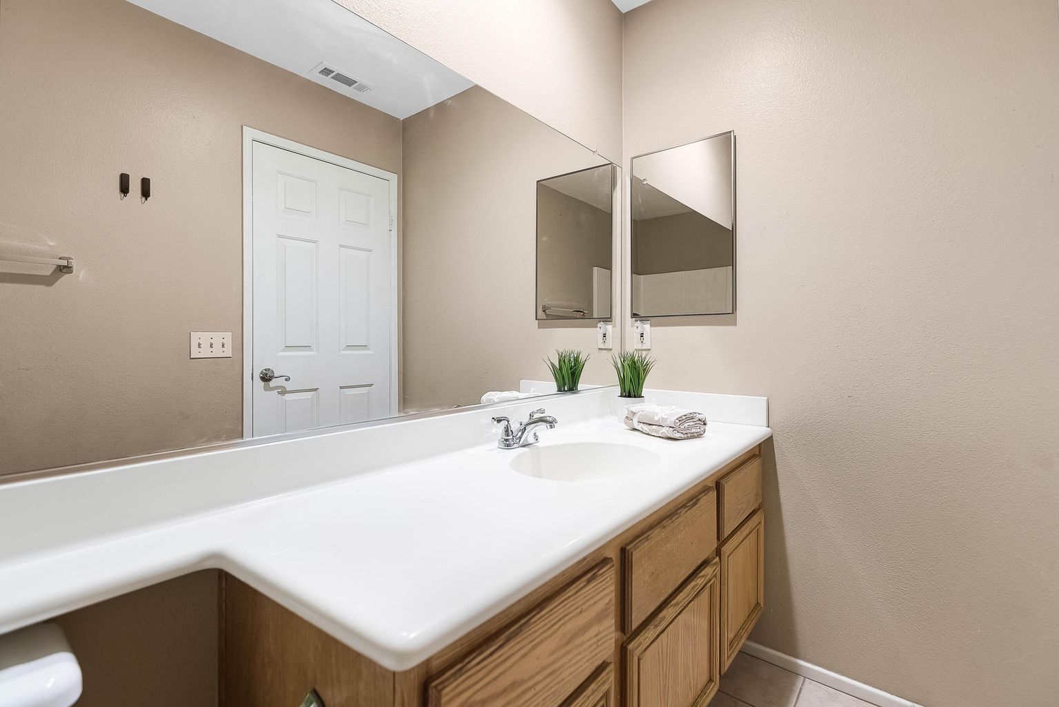La Quinta, California, 92253, United States, 4 Bedrooms Bedrooms, ,2 BathroomsBathrooms,Residential,For Sale,1921262