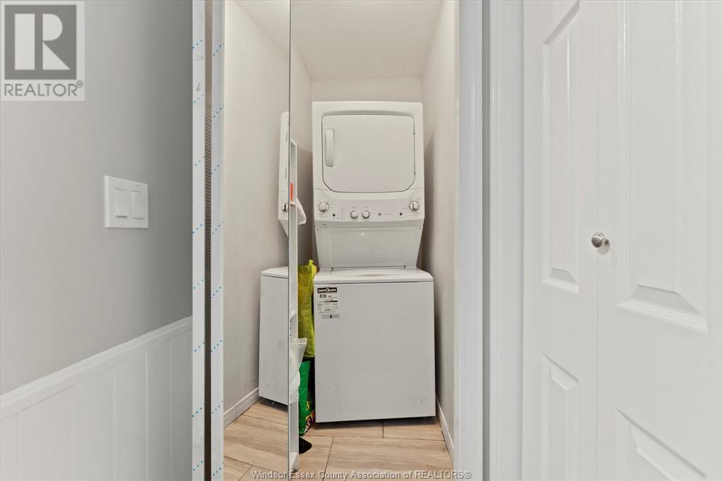 WINDSOR, Ontario, N8P 1C1, CA, 3 Bedrooms Bedrooms, ,2 BathroomsBathrooms,Residential,For Sale,1882295