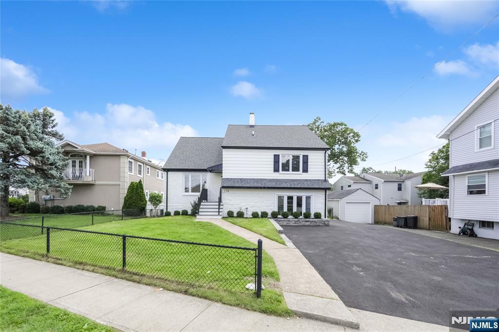 Dumont, New Jersey, 07628, United States, 4 Bedrooms Bedrooms, ,3 BathroomsBathrooms,Residential,For Sale,1906852