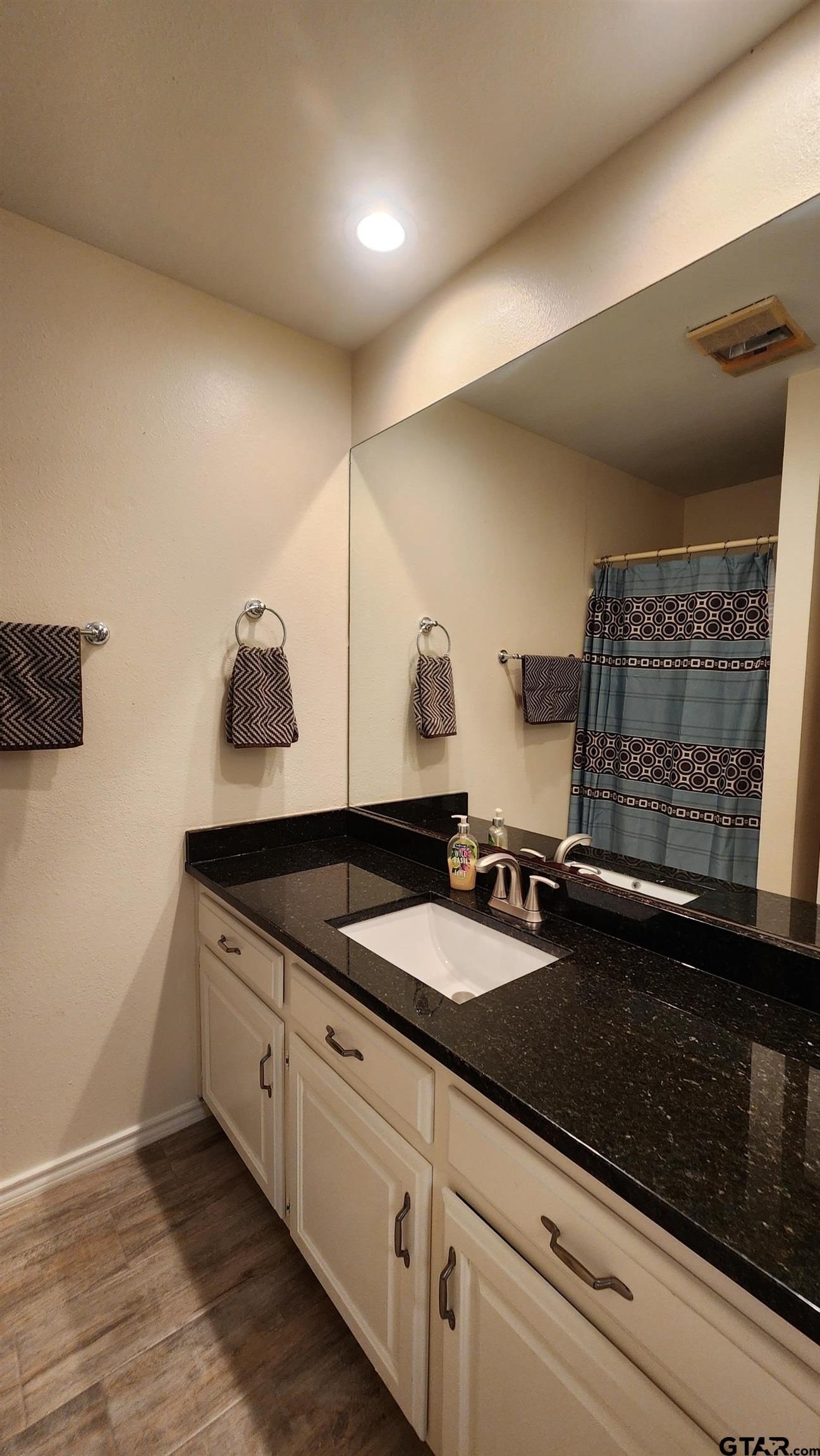 Pittsburg, Texas, 75686, United States, 4 Bedrooms Bedrooms, ,4 BathroomsBathrooms,Residential,For Sale,1880641