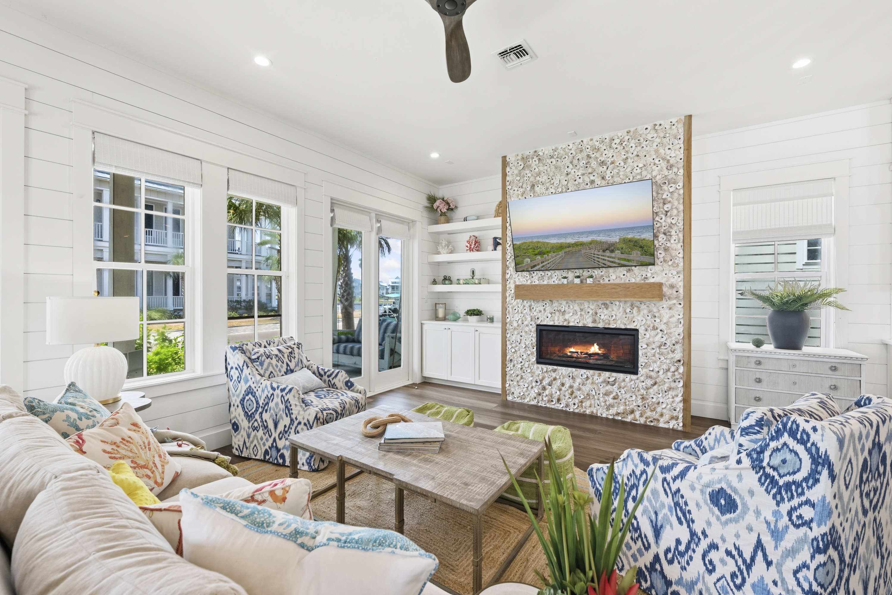  Corner Lot Luxury in Cinnamon Shore South - 物件實景