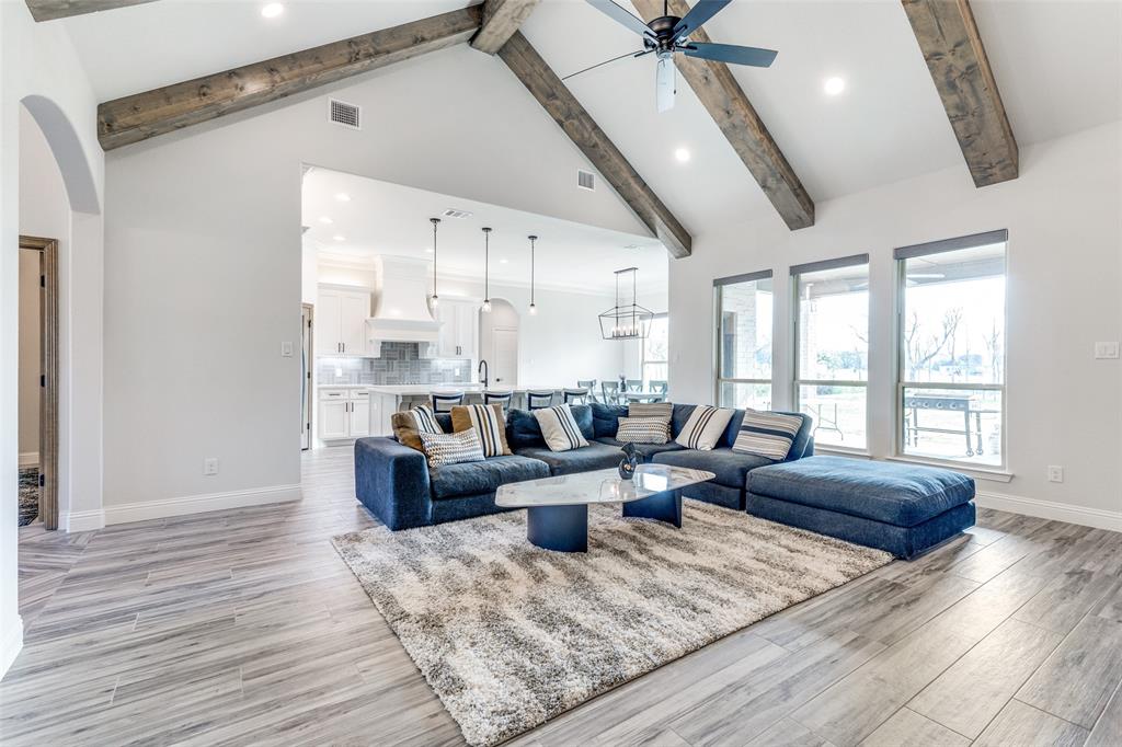 Springtown, Texas, 76082, United States, 4 Bedrooms Bedrooms, ,3 BathroomsBathrooms,Residential,For Sale,1982023