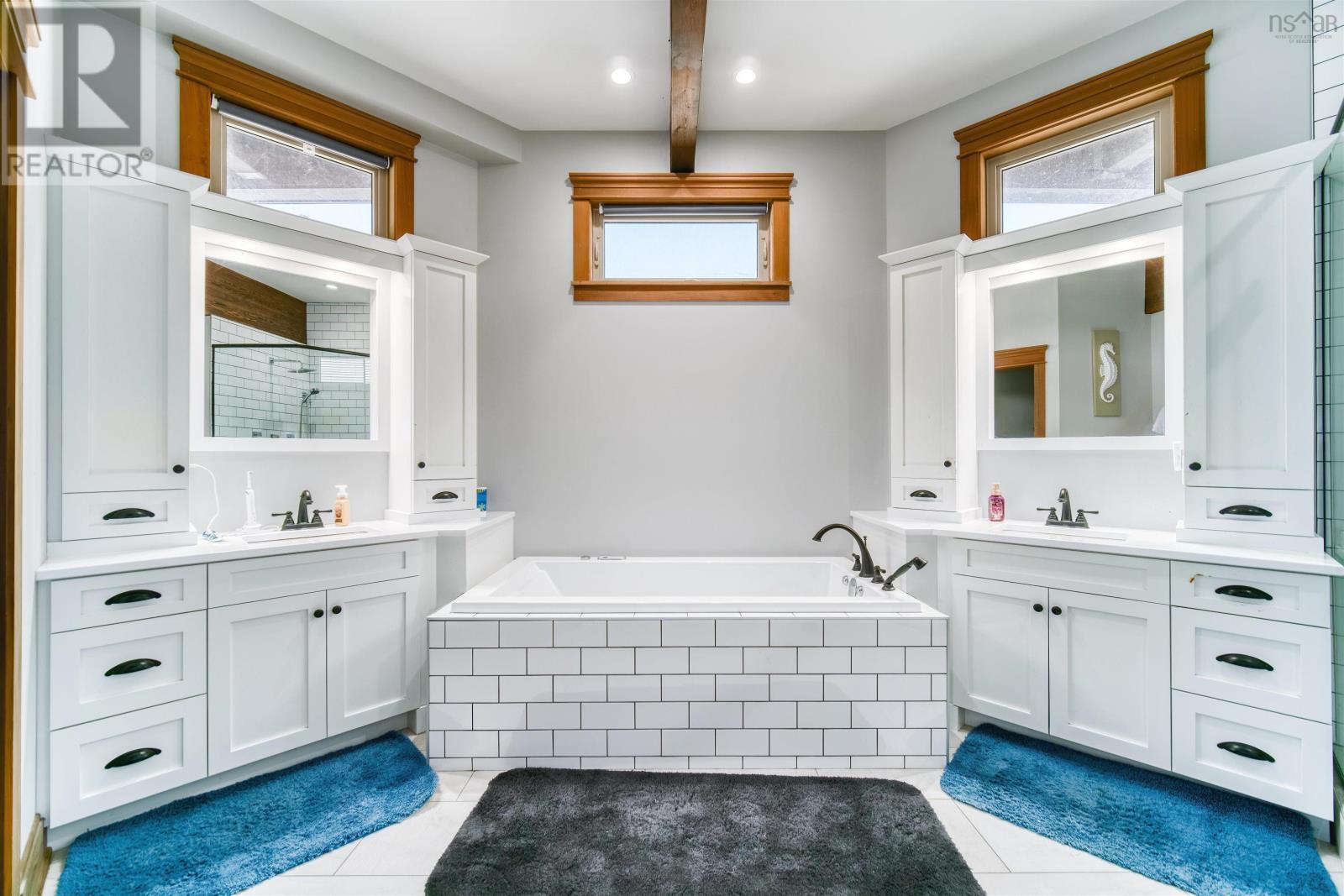 LAKE LOON, Nova Scotia, B2W 6C8, CA, 6 Bedrooms Bedrooms, ,6 BathroomsBathrooms,Residential,For Sale,1836689