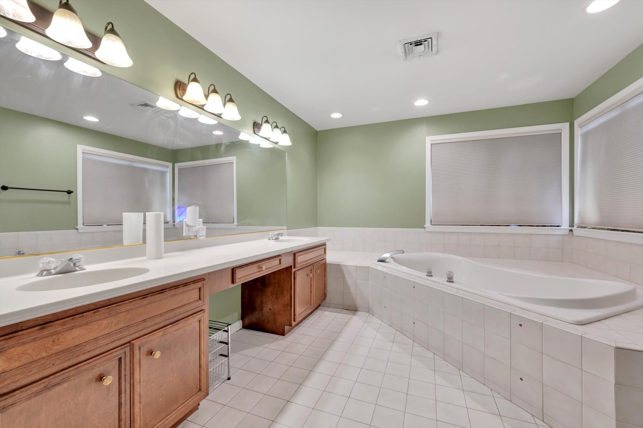 Orwigsburg, Pennsylvania, 17961, United States, 5 Bedrooms Bedrooms, ,4 BathroomsBathrooms,Residential,For Sale,1995162