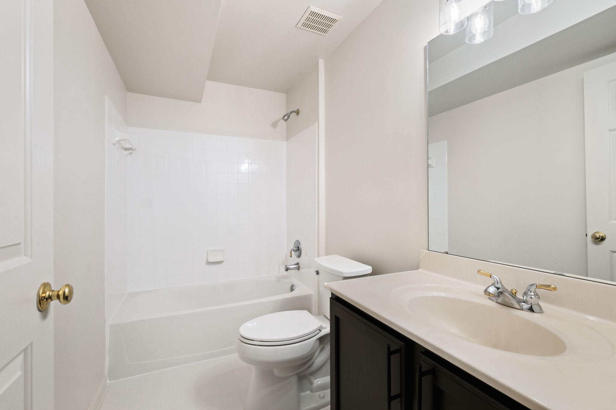  845 Lake Varuna Drive, Gaithersburg, MD, 20878 - 物件實景