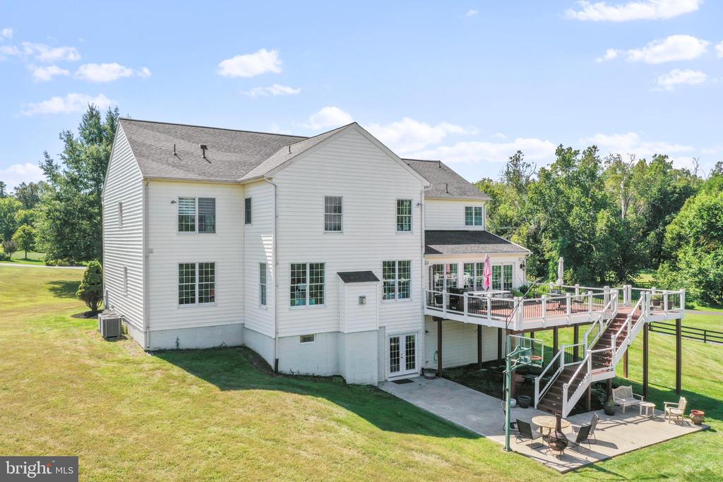 Waterford, Virginia, 20197, United States, 4 Bedrooms Bedrooms, ,5 BathroomsBathrooms,Residential,For Sale,1941290