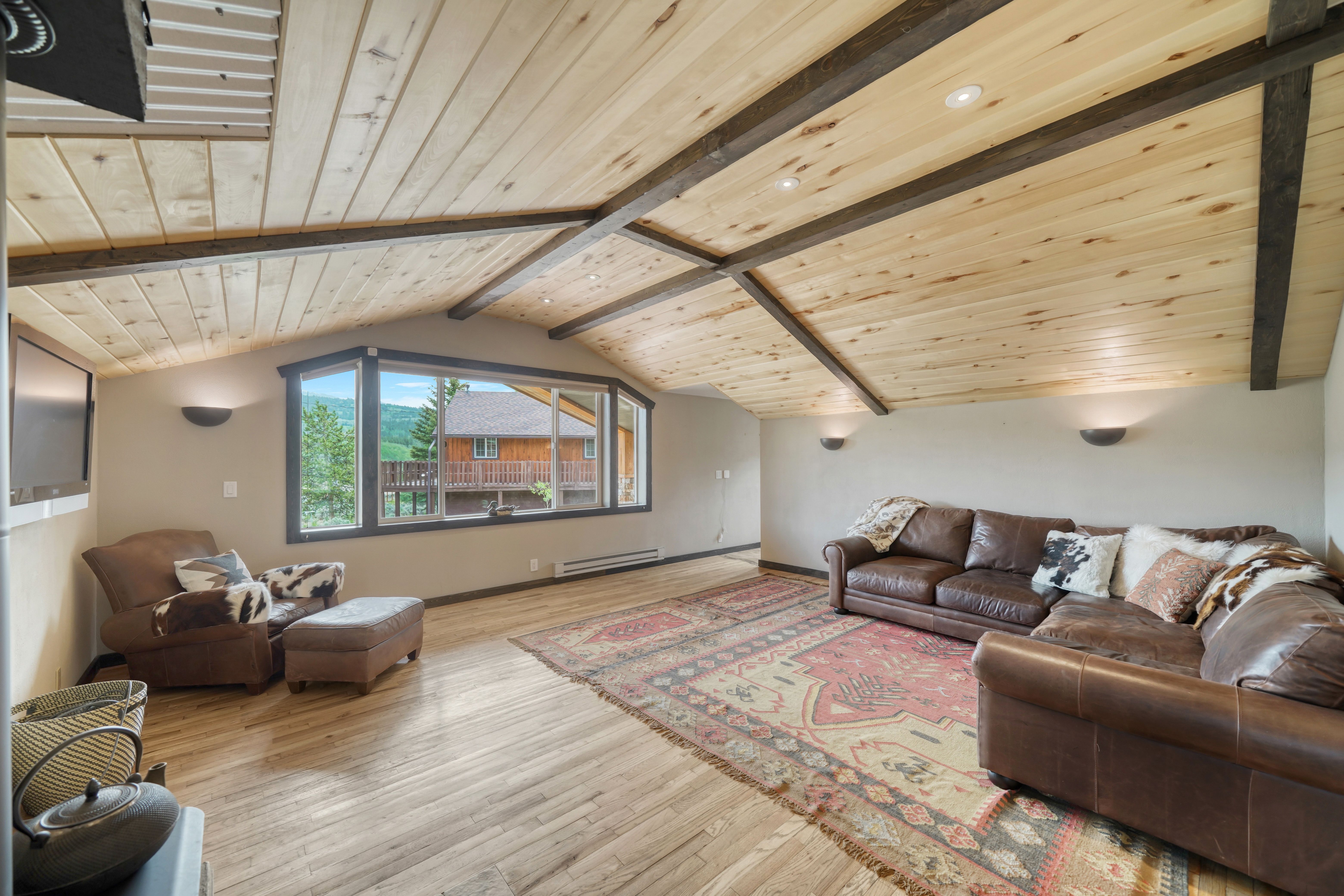  Remodeled Beaver Lakes Chalet with Lake & Mountain Views - 物件實景