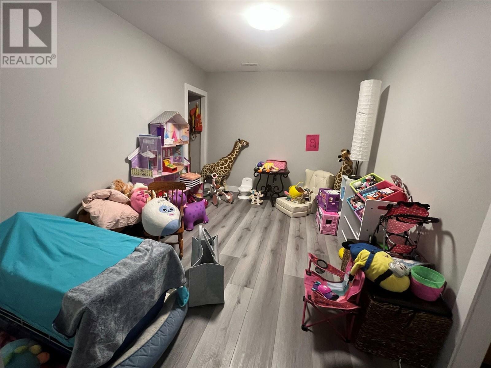 KAMLOOPS, British Columbia, V2B 5N1, CA, 5 Bedrooms Bedrooms, ,3 BathroomsBathrooms,Residential,For Sale,1838666