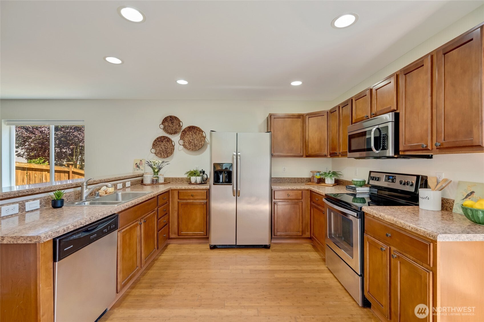Lake Stevens, Washington, 98258, United States, 4 Bedrooms Bedrooms, ,3 BathroomsBathrooms,Residential,For Sale,1921179