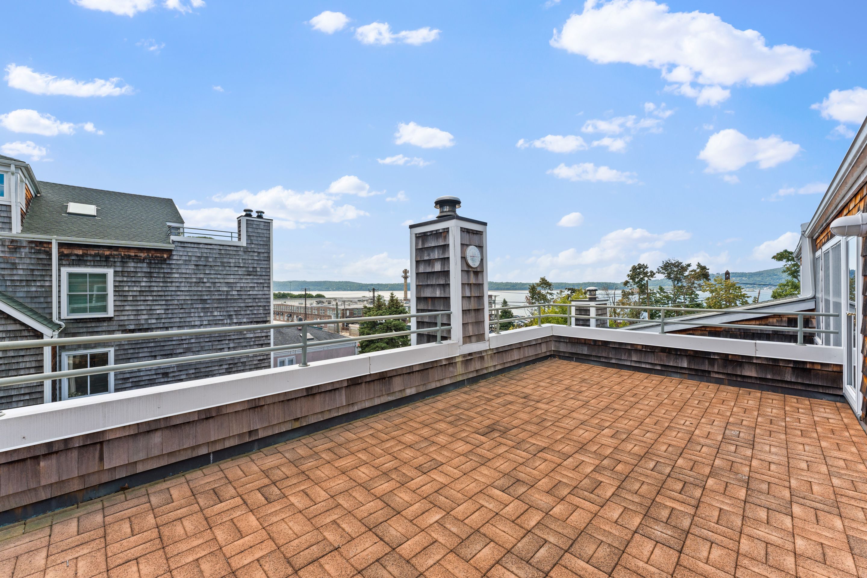  27 N Buckhout Street - 物件實景