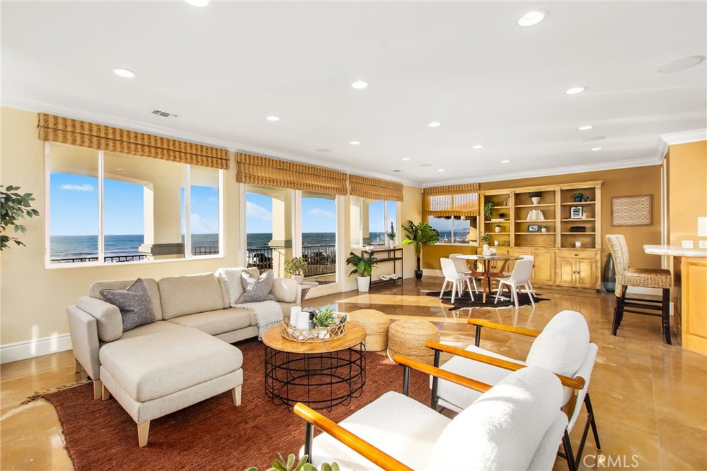 San Diego, California, 92107, United States, 6 Bedrooms Bedrooms, ,5 BathroomsBathrooms,Residential,For Sale,1843009