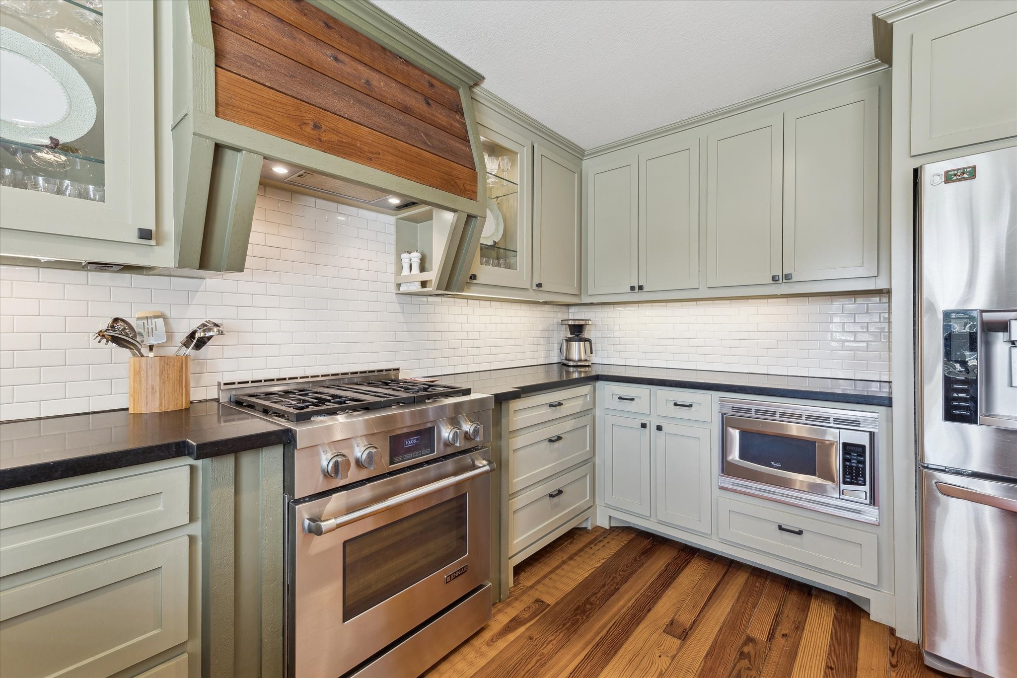  905 Gibbs Street - 物件實景