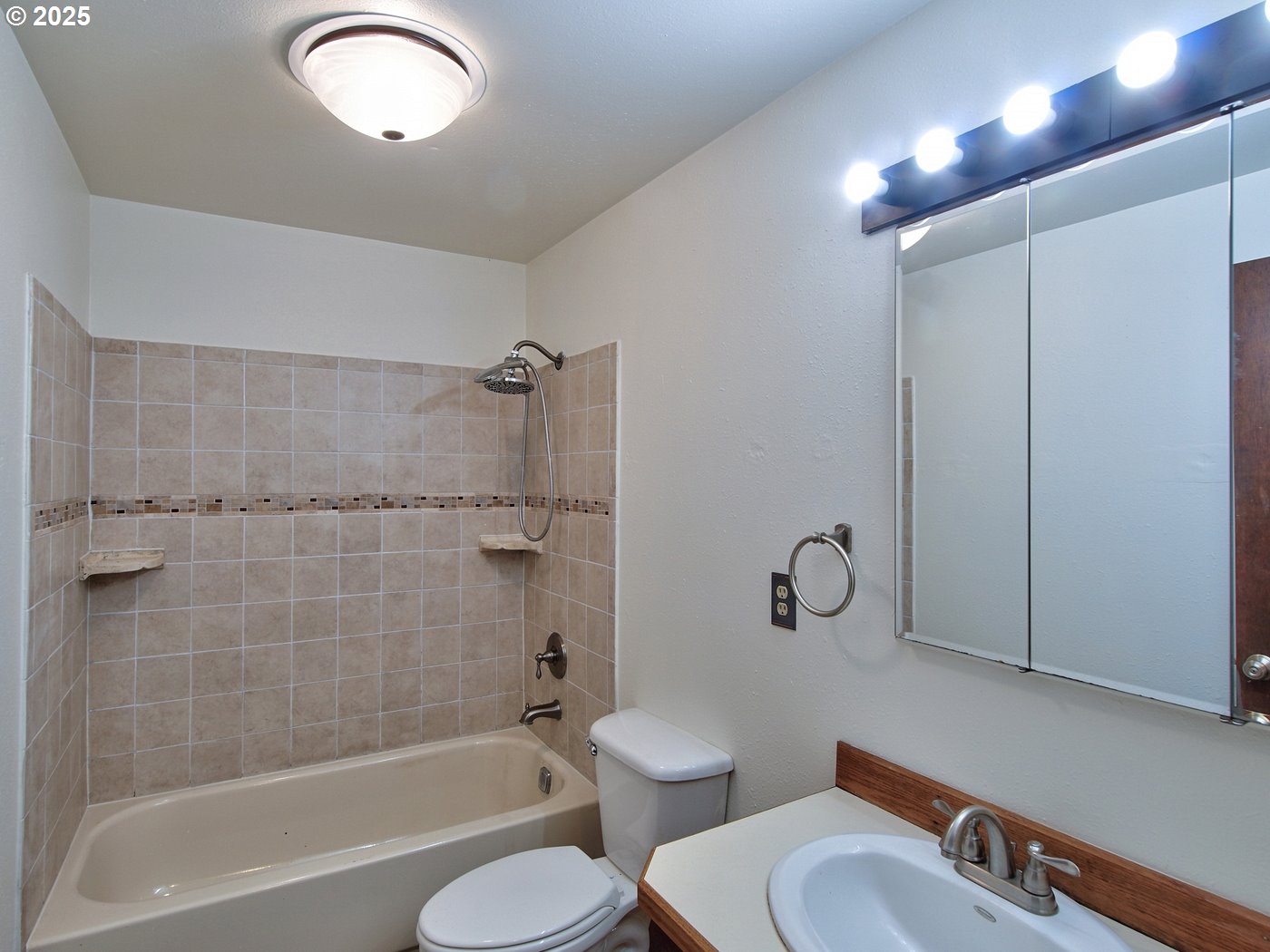 Lincolncity, Oregon, 97367, United States, 3 Bedrooms Bedrooms, ,2 BathroomsBathrooms,Residential,For Sale,1982417