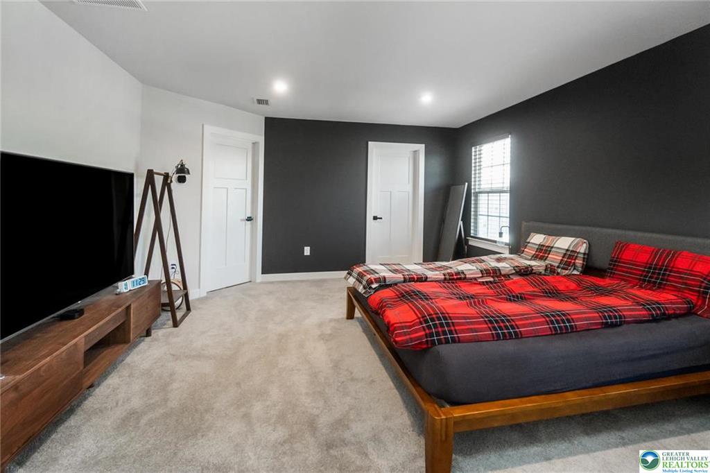 Catasauqua, Pennsylvania, 18032, United States, 5 Bedrooms Bedrooms, ,5 BathroomsBathrooms,Residential,For Sale,2008861