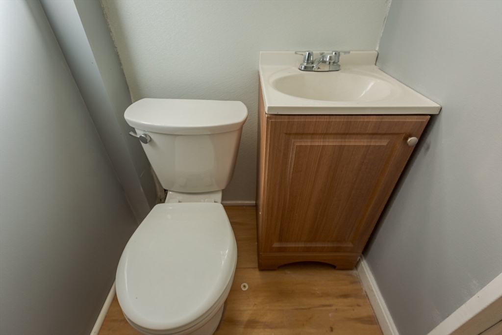 Worcester, Massachusetts, 01604, United States, 8 Bedrooms Bedrooms, ,4 BathroomsBathrooms,Residential,For Sale,1981131