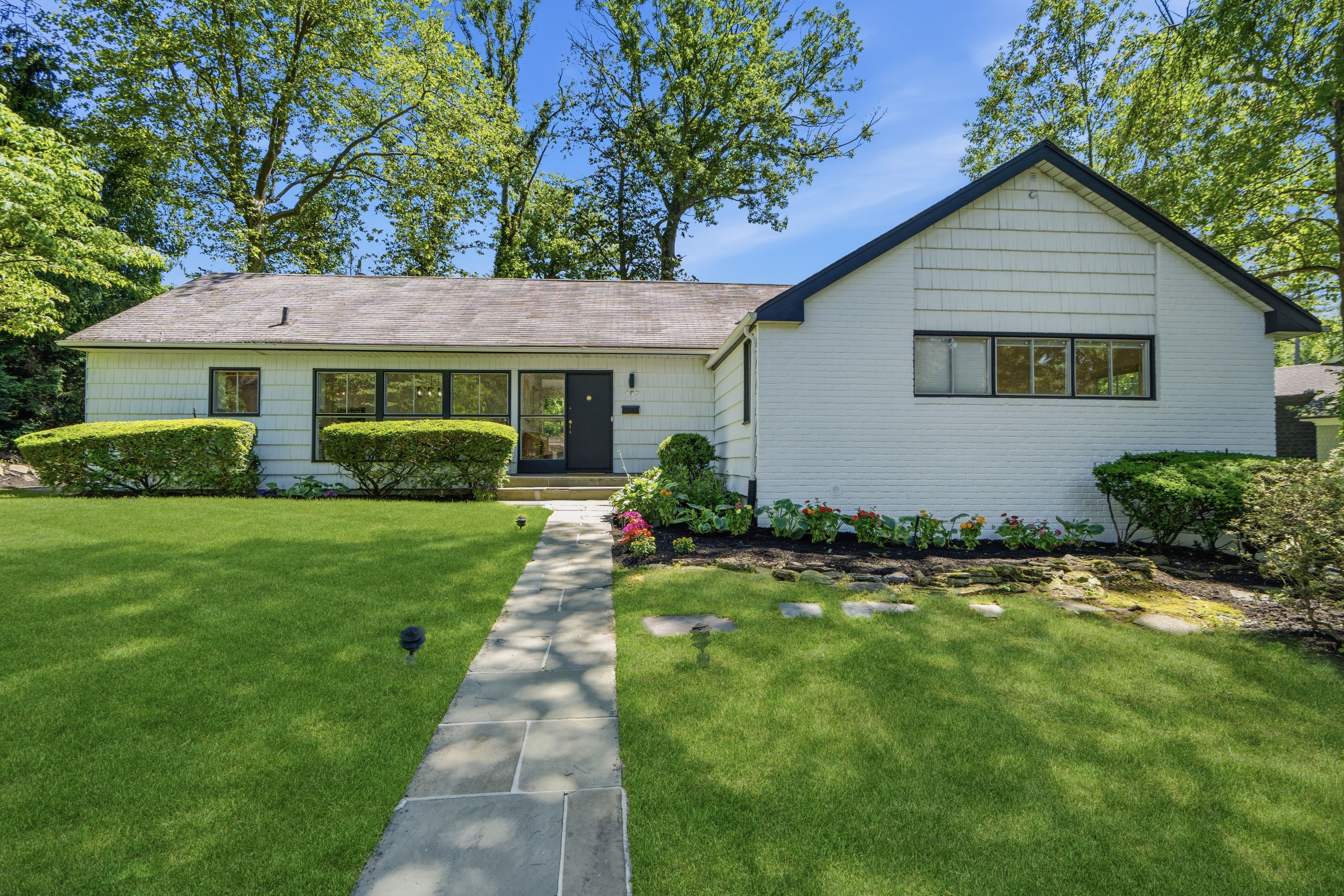  155 Birch Drive, East Hills, NY 11576 - 物件實景