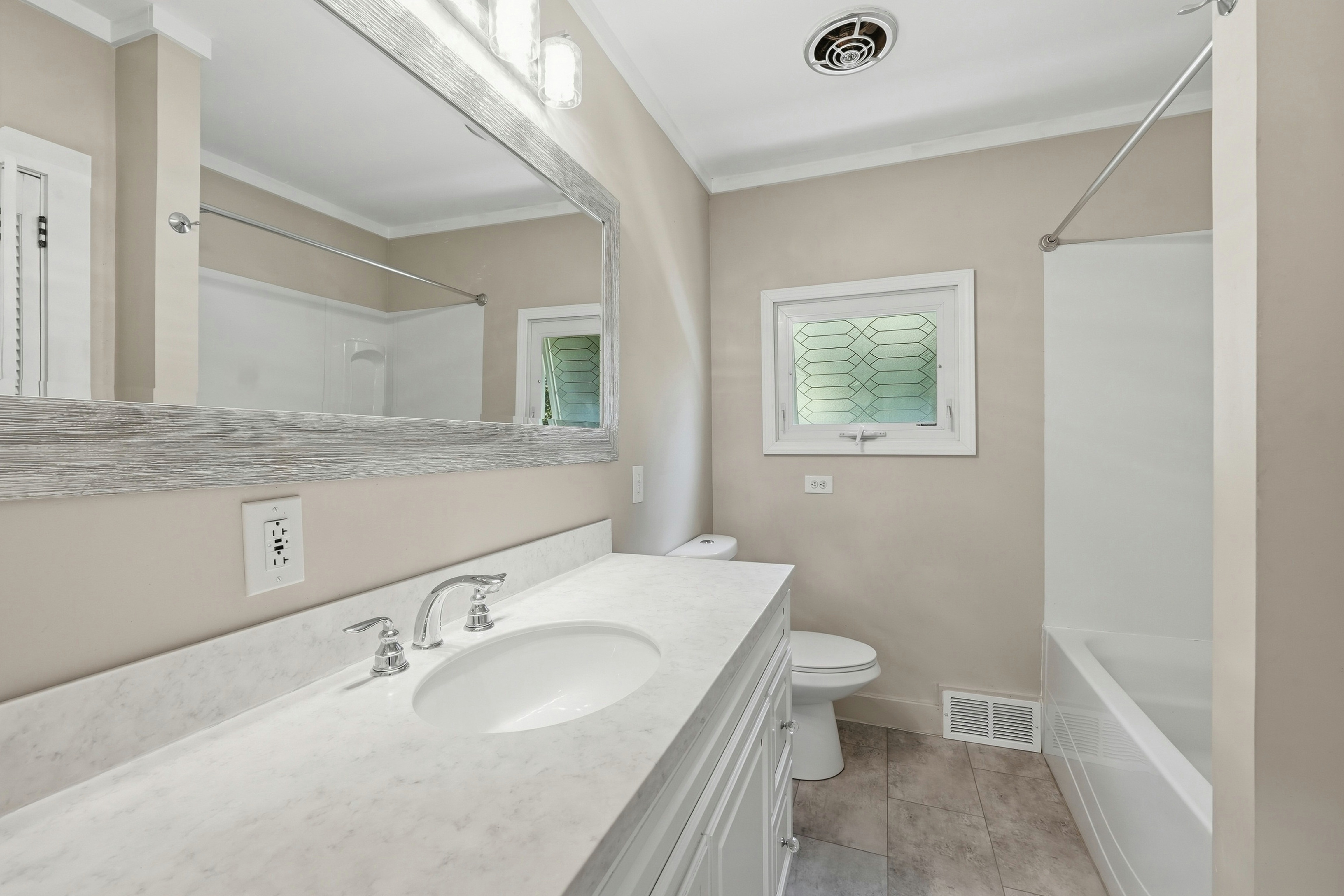  7 Athens Street, Auburn, MA 01501 - 物件實景