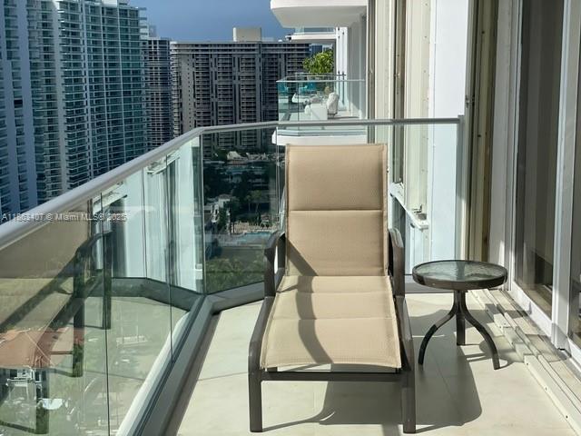 Aventura, Florida, 33180, United States, 2 Bedrooms Bedrooms, ,2 BathroomsBathrooms,Residential,For Sale,1926064