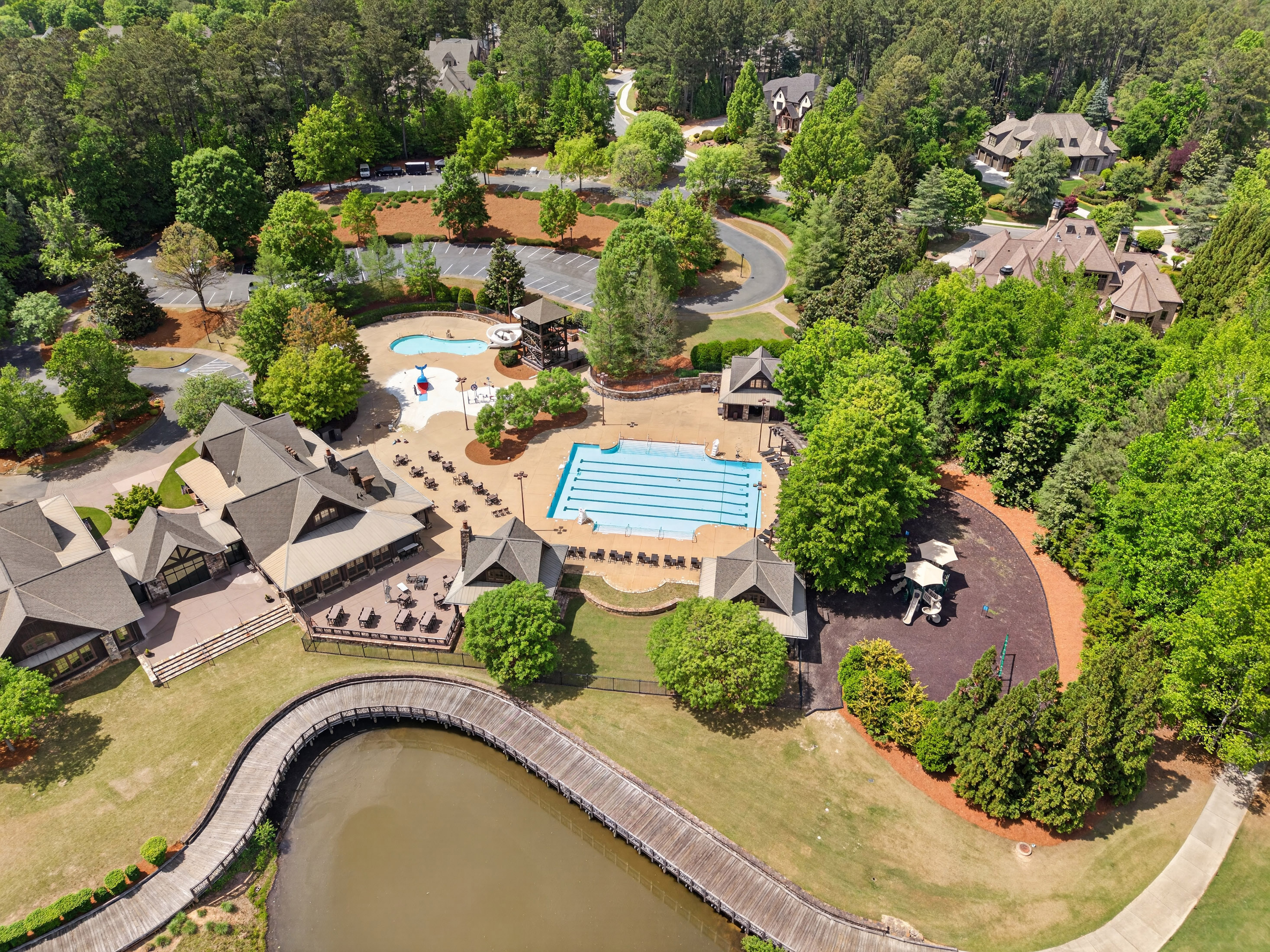  Experience Luxury in One of Georgia’s Most Prestigious Gated Golf Communities - 物件實景