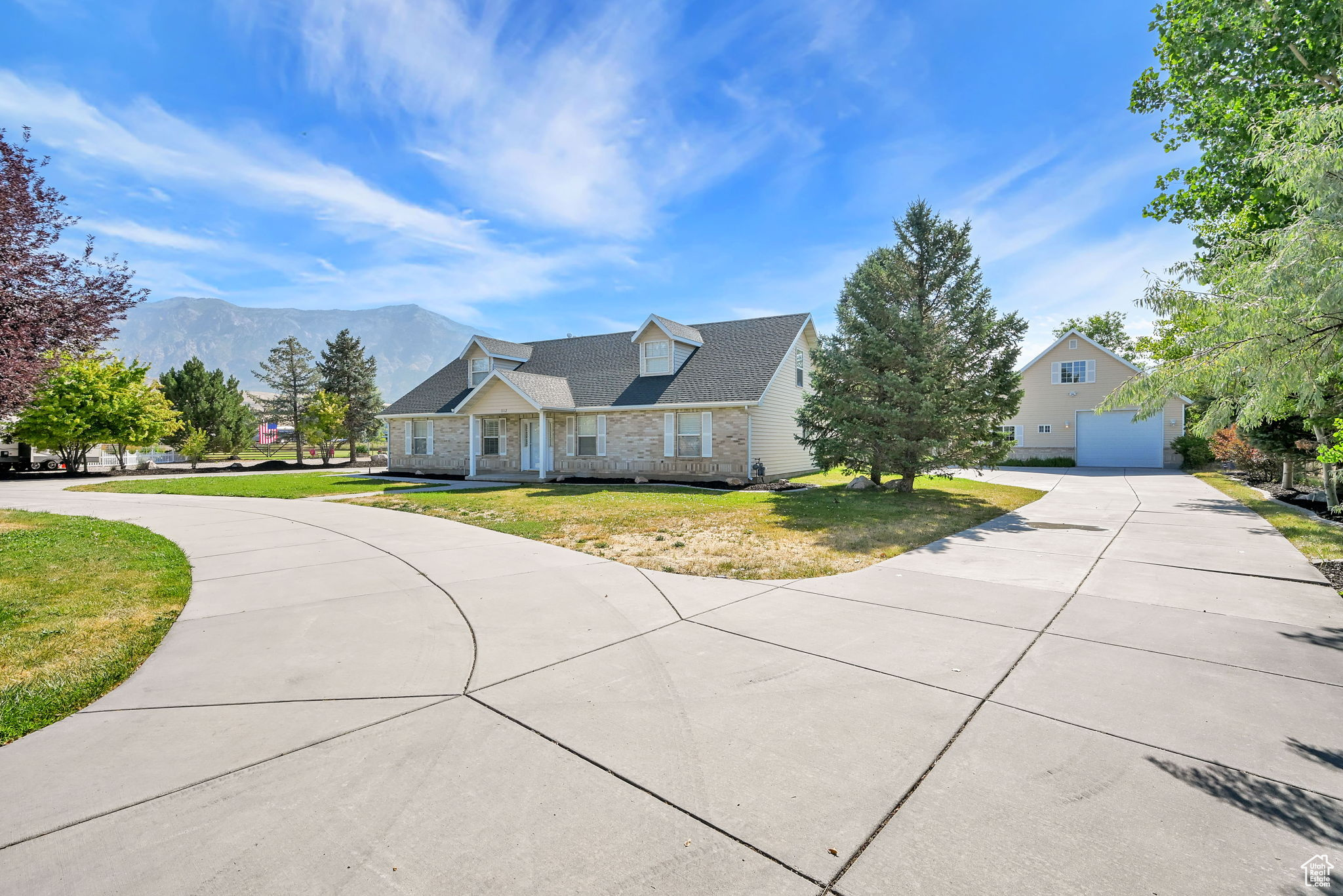 Farr West, Utah, 84404, United States, 4 Bedrooms Bedrooms, ,3 BathroomsBathrooms,Residential,For Sale,1891966