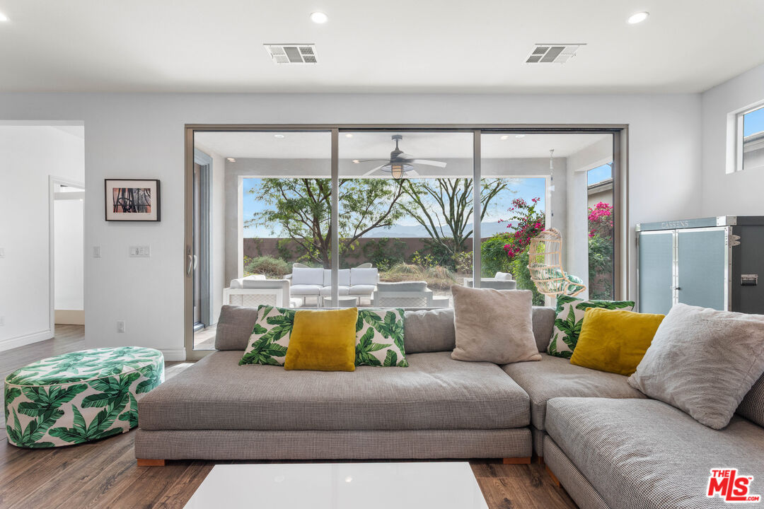 Indio, California, 92201, United States, 2 Bedrooms Bedrooms, ,2 BathroomsBathrooms,Residential,For Sale,2001996