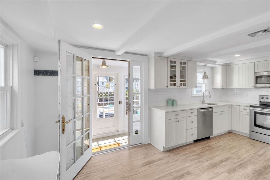 Weymouth, Massachusetts, 02191, United States, 3 Bedrooms Bedrooms, ,2 BathroomsBathrooms,Residential,For Sale,1876021