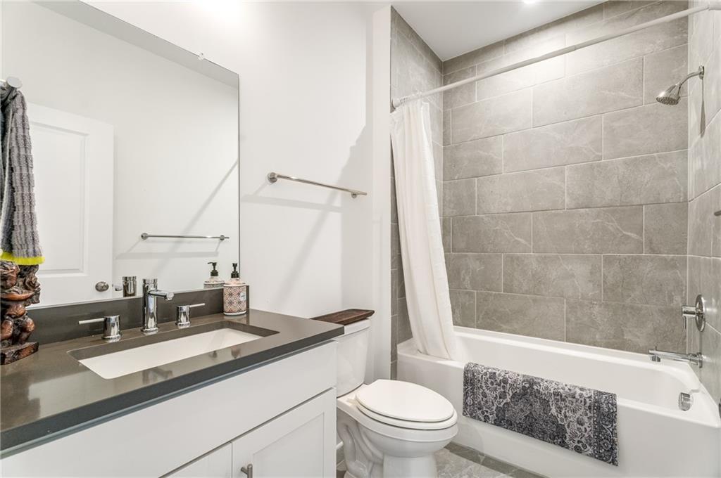 Atlanta, Georgia, 30318, United States, 3 Bedrooms Bedrooms, ,4 BathroomsBathrooms,Residential,For Sale,1911947