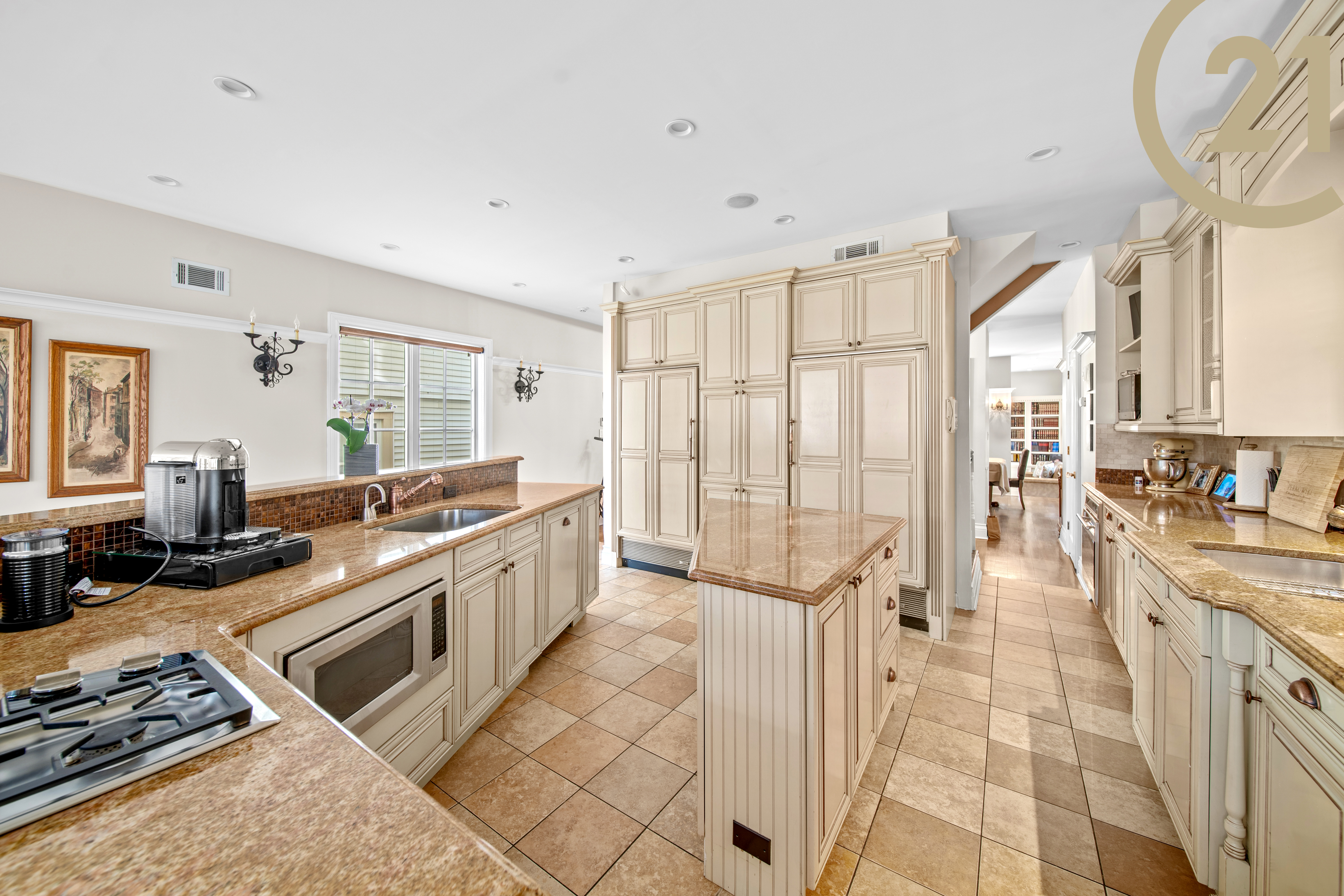 Brooklyn, New York, 11210, United States, 7 Bedrooms Bedrooms, ,5 BathroomsBathrooms,Residential,For Sale,1895266