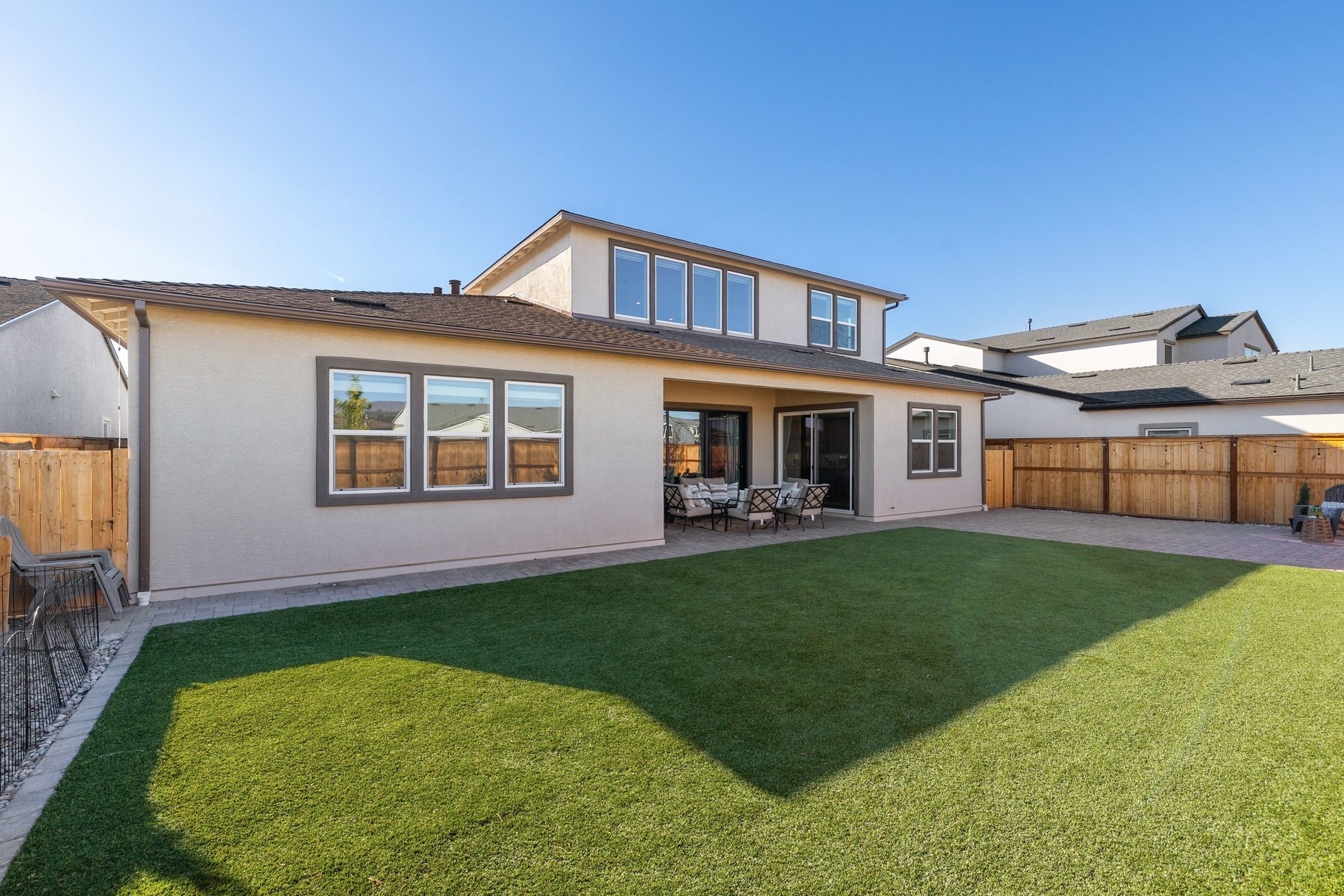  Multi-Gen Living. Mountain Views. A Backyard That