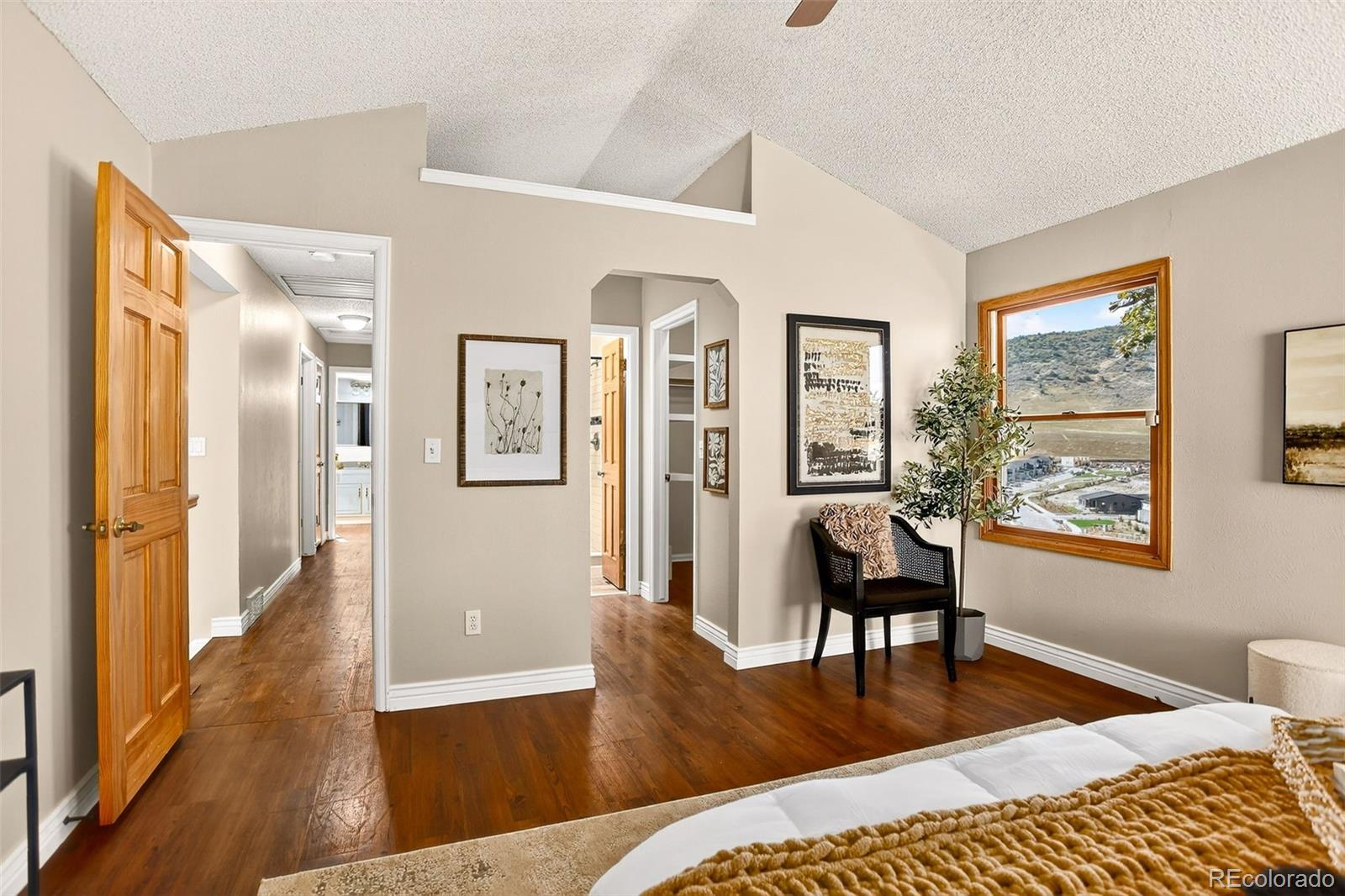 Littleton, Colorado, 80127, United States, 4 Bedrooms Bedrooms, ,2 BathroomsBathrooms,Residential,For Sale,2003001