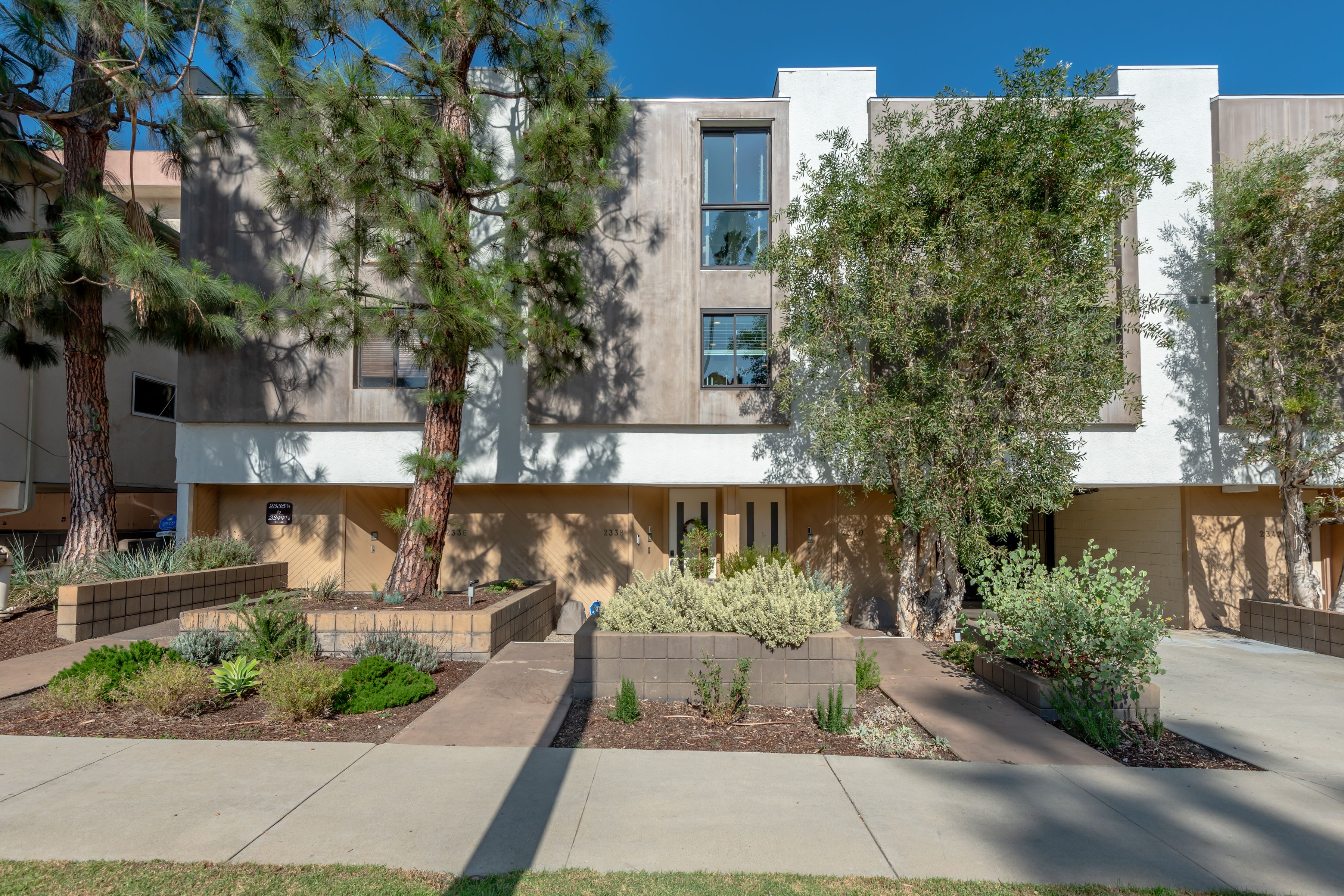  2338 S Beverly Glen Blvd - 物件實景