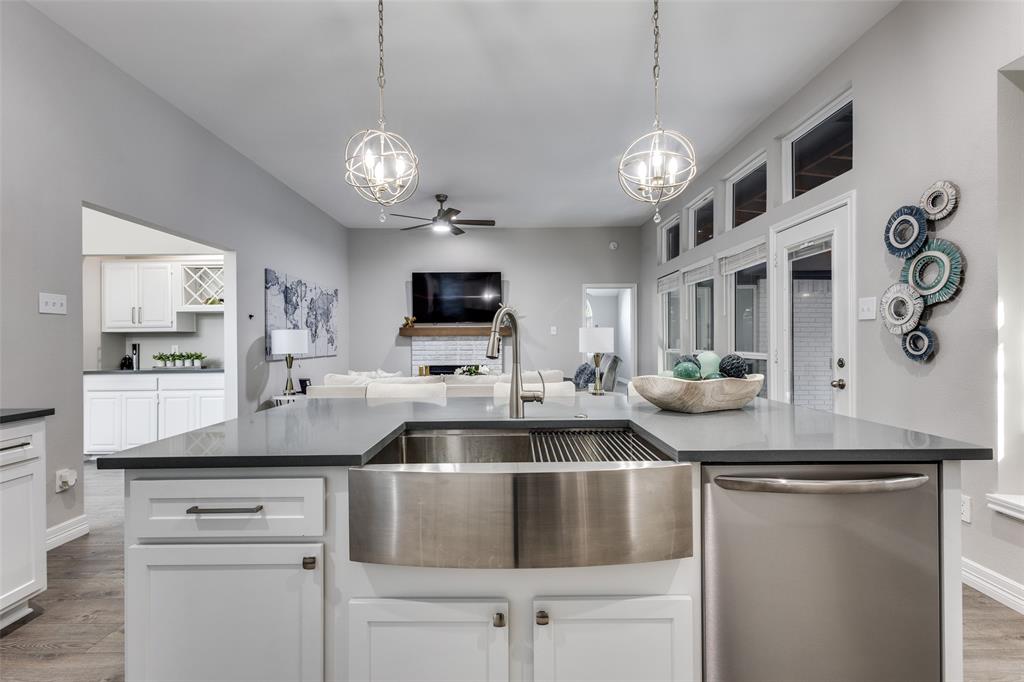Flower Mound, Texas, 75028, United States, 4 Bedrooms Bedrooms, ,2 BathroomsBathrooms,Residential,For Sale,1902144