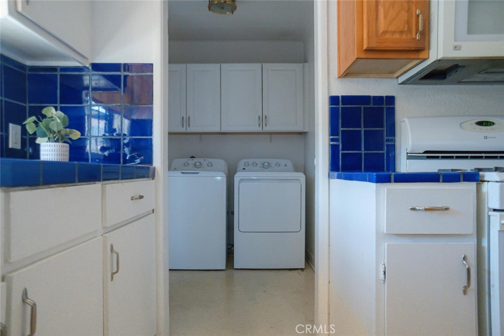 Los Angeles, California, 90043, United States, 2 Bedrooms Bedrooms, ,1 BathroomBathrooms,Residential,For Sale,1905561