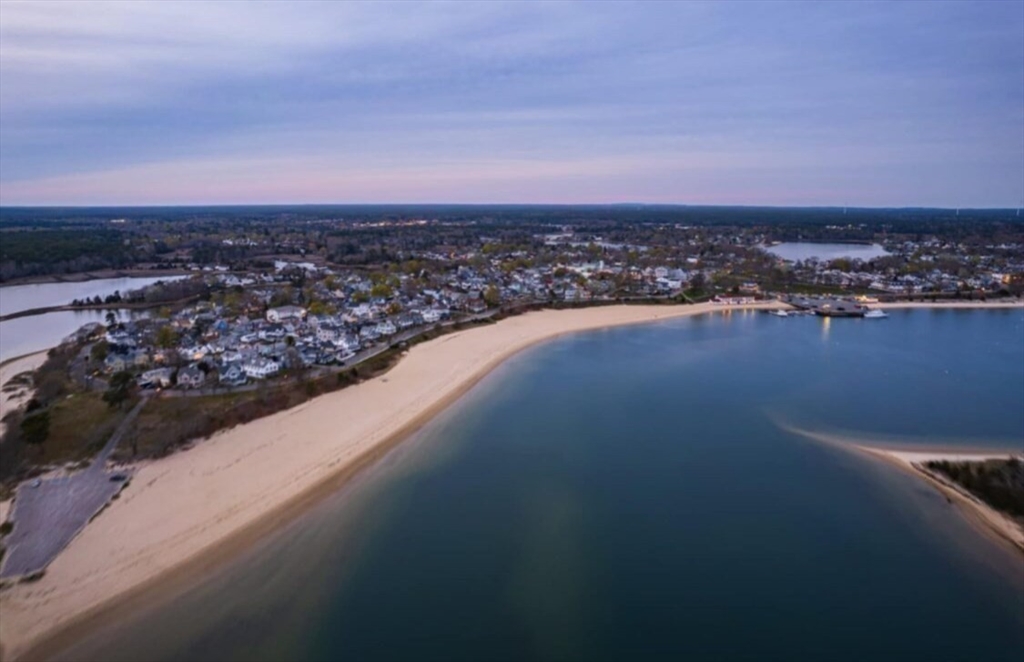 Wareham, Massachusetts, 02558, United States, 3 Bedrooms Bedrooms, ,2 BathroomsBathrooms,Residential,For Sale,1926359