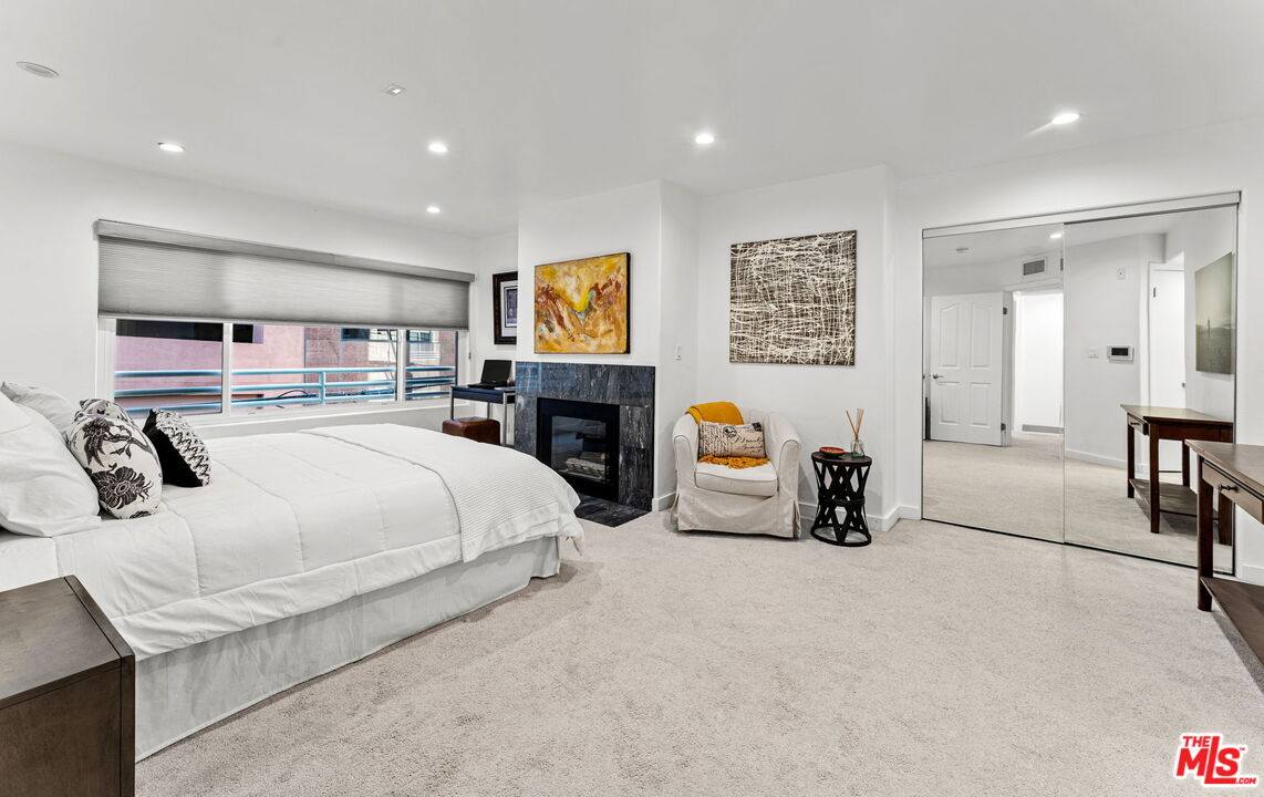 Los Angeles, California, 90049, United States, 2 Bedrooms Bedrooms, ,3 BathroomsBathrooms,Residential,For Sale,2003459