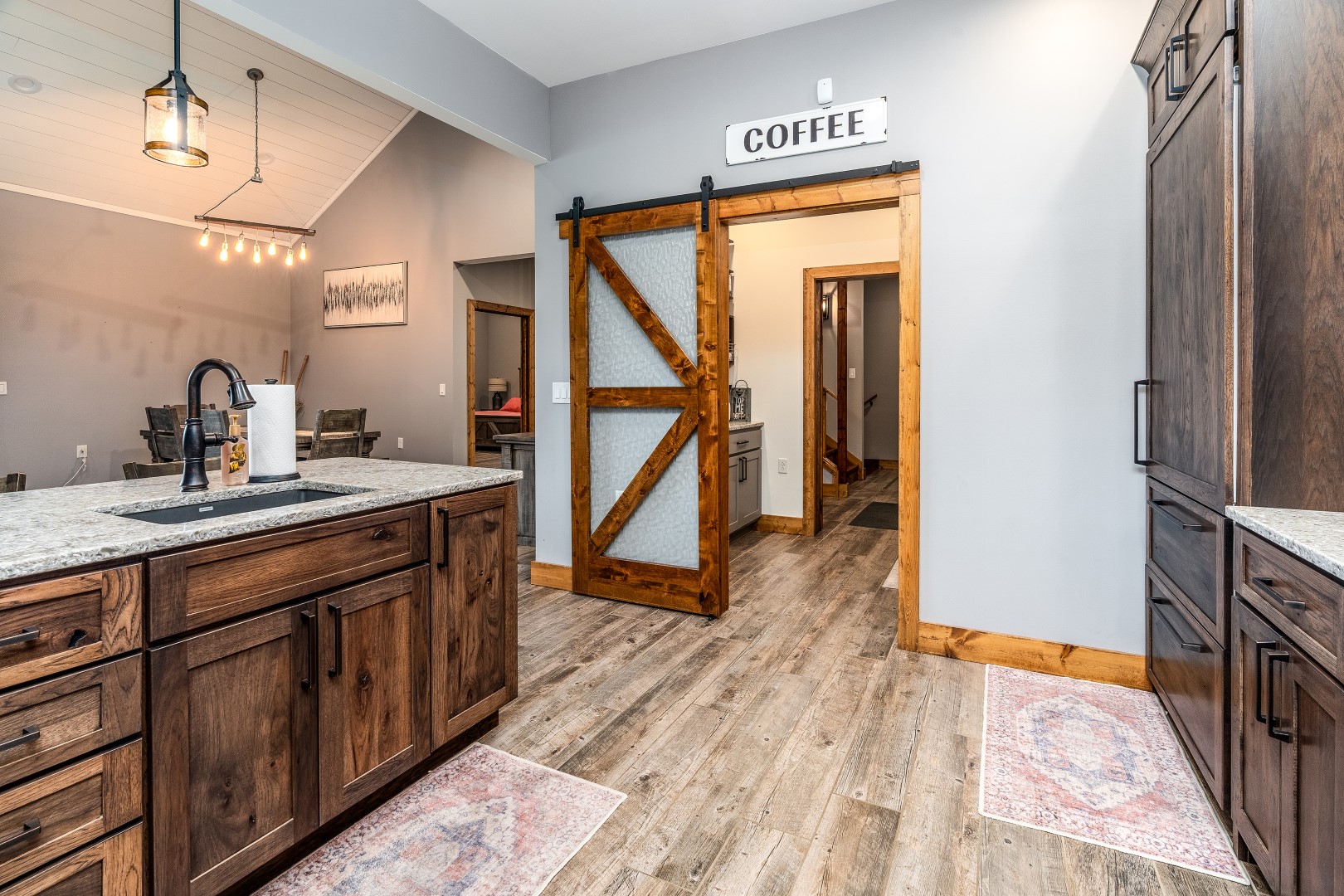 Carbondale, Illinois, 62902, United States, 3 Bedrooms Bedrooms, ,8 BathroomsBathrooms,Residential,For Sale,1986074