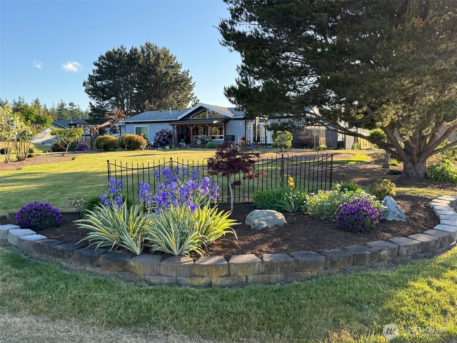 Oak Harbor, Washington, 98277, United States, 3 Bedrooms Bedrooms, ,1 BathroomBathrooms,Residential,For Sale,1897751