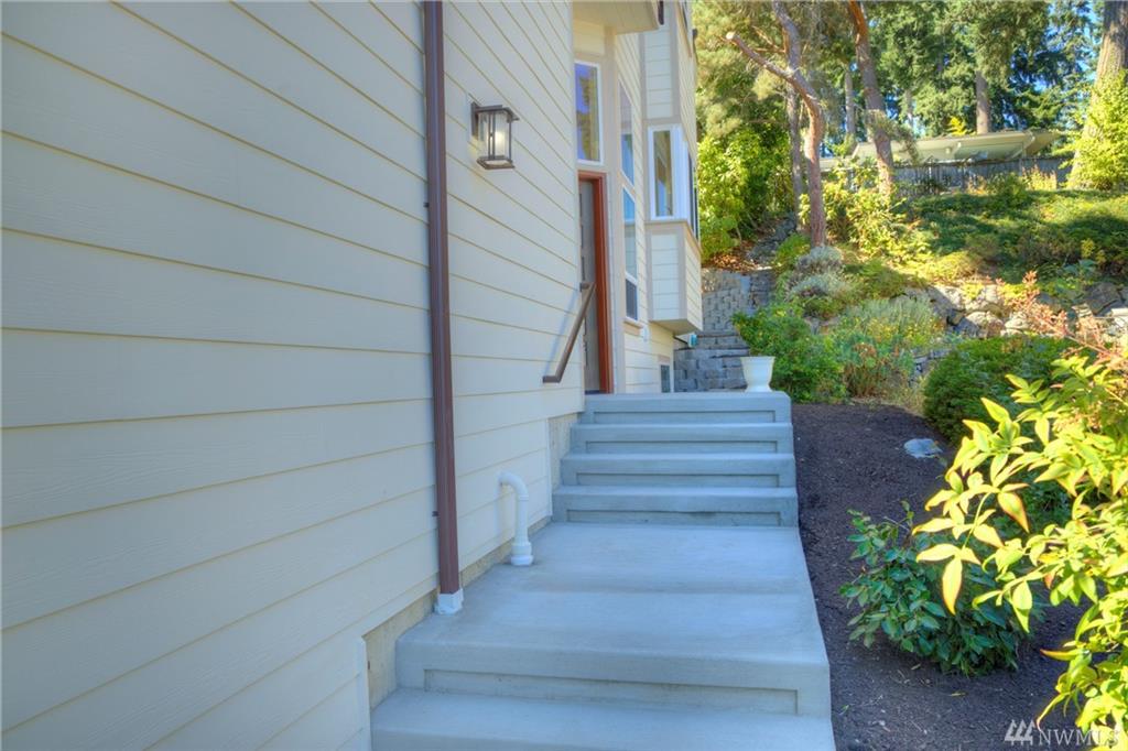 16001 36th Ave NE, Lake Forest Park, Washington, 98155, United States, 2 Bedrooms Bedrooms, ,4 BathroomsBathrooms,Residential,For Sale,16001 36th Ave NE,1621421
