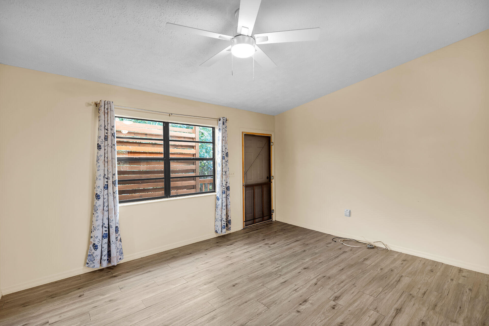 MARATHON, Florida, 33050, United States, 2 Bedrooms Bedrooms, ,2 BathroomsBathrooms,Residential,For Sale,1707651