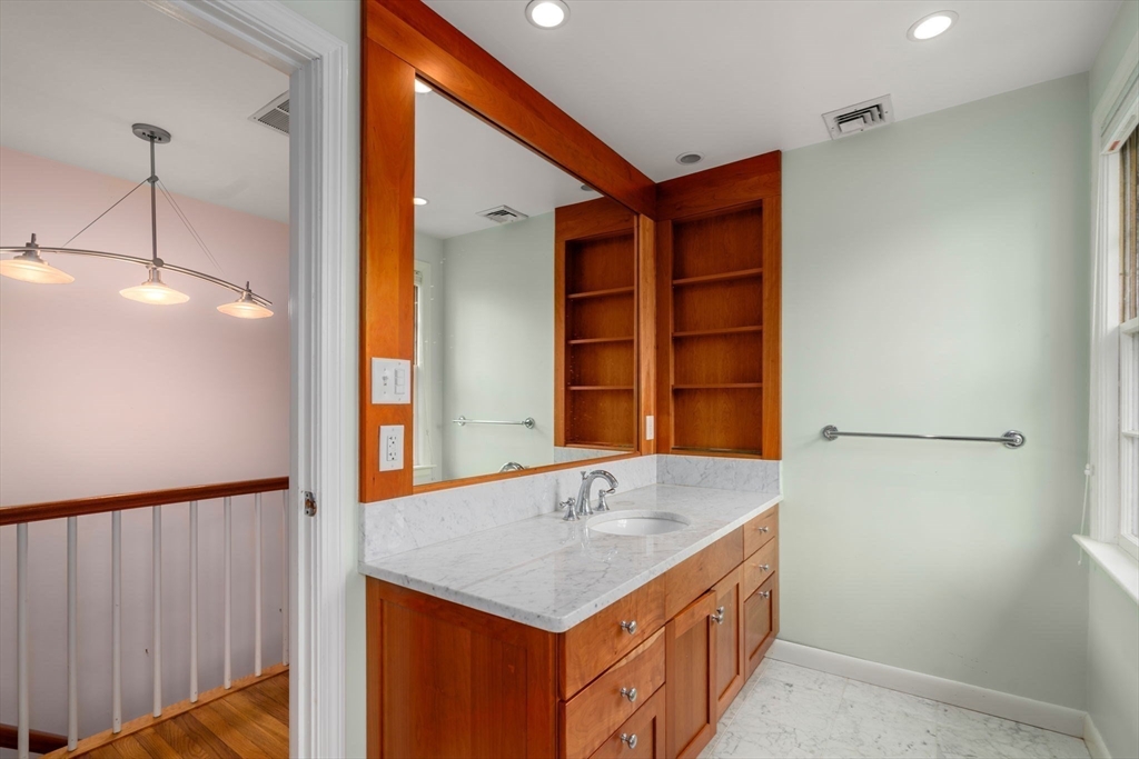 Weston, Massachusetts, 02493, United States, 4 Bedrooms Bedrooms, ,4 BathroomsBathrooms,Residential,For Sale,1947070