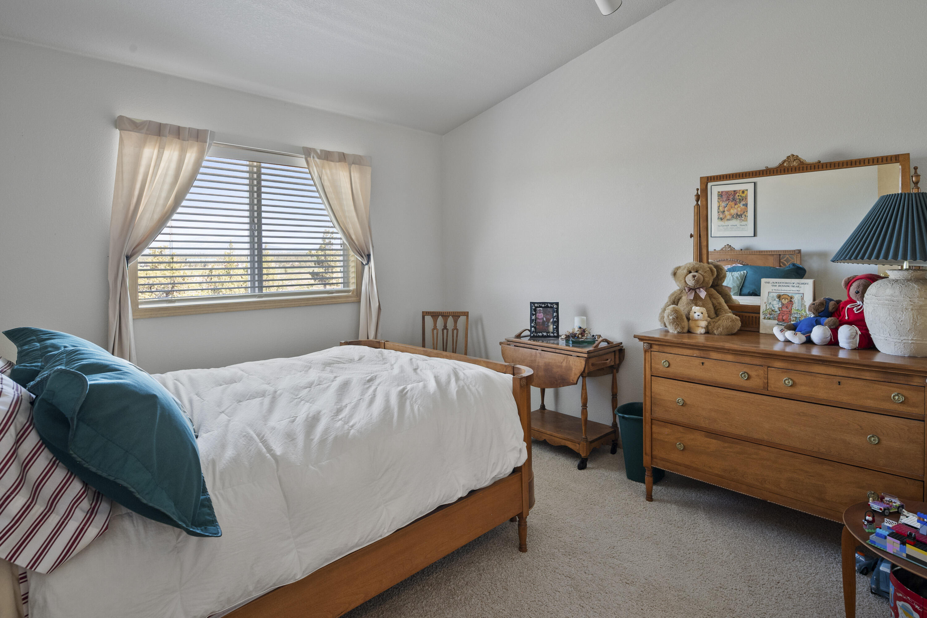 Powell Butte, Oregon, 97753, United States, 4 Bedrooms Bedrooms, ,3 BathroomsBathrooms,Residential,For Sale,1977407