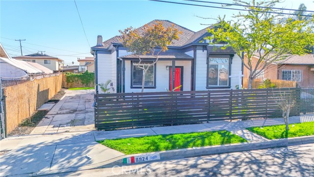 Los Angeles, California, 90044, United States, 3 Bedrooms Bedrooms, ,2 BathroomsBathrooms,Residential,For Sale,1887629
