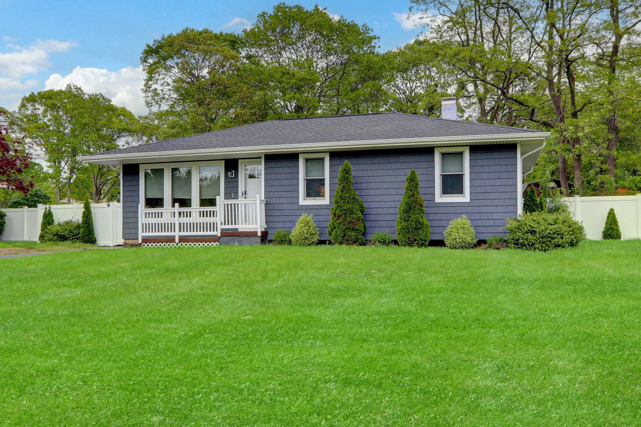 Brookhaven, New York, 11719, United States, 3 Bedrooms Bedrooms, ,2 BathroomsBathrooms,Residential,For Sale,1924488
