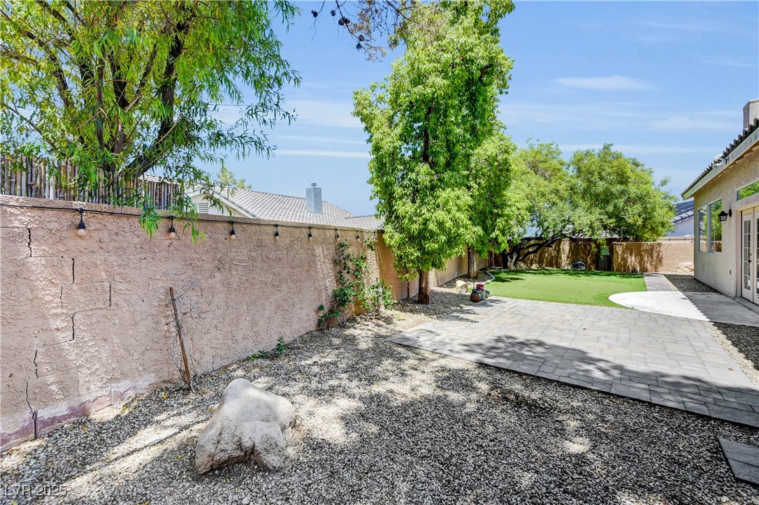 Henderson, Nevada, 89052, United States, 5 Bedrooms Bedrooms, ,2 BathroomsBathrooms,Residential,For Sale,1897207