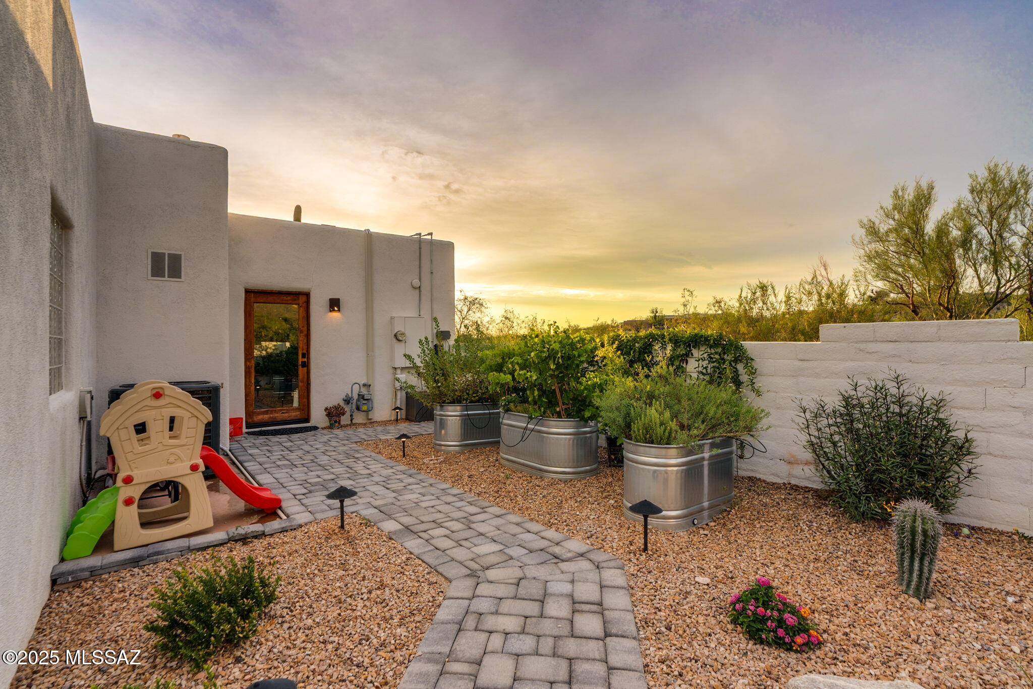 Tucson, Arizona, 85747, United States, 3 Bedrooms Bedrooms, ,3 BathroomsBathrooms,Residential,For Sale,1901020