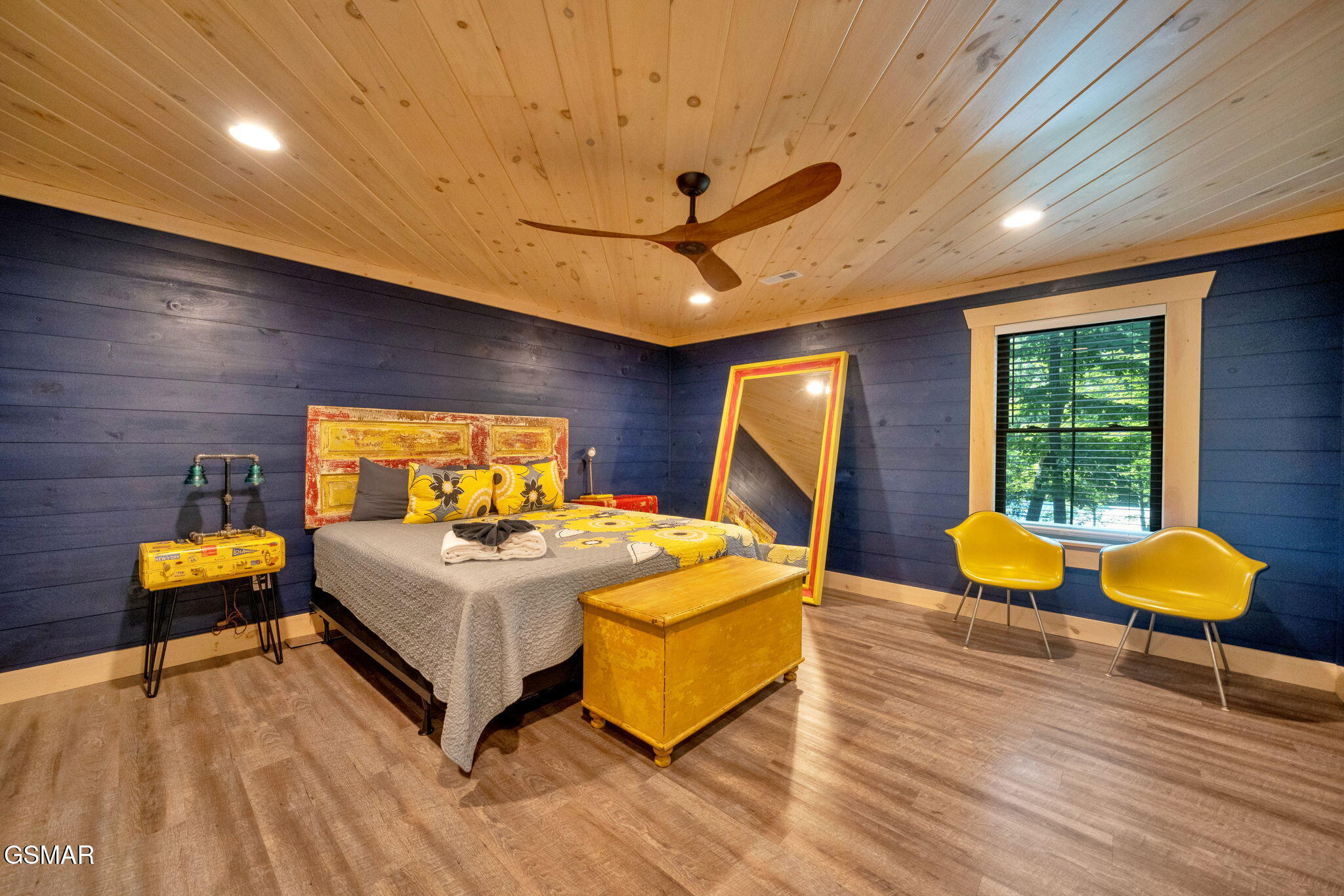 Gatlinburg, Tennessee, 37738, United States, 4 Bedrooms Bedrooms, ,5 BathroomsBathrooms,Residential,For Sale,1921348